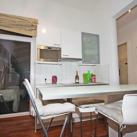 Апартаменты Apartment Glasmalerei-1 *